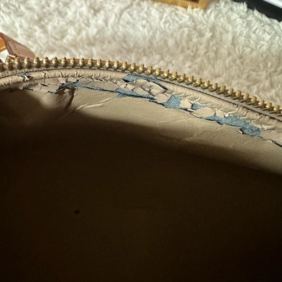 Louis Vuitton Monogram Yellow Vernis Bedford Barrel Bag - Picture 10 of 13